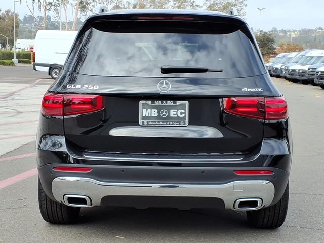 New 2026 Black Mercedes-Benz GLB 250 image 22