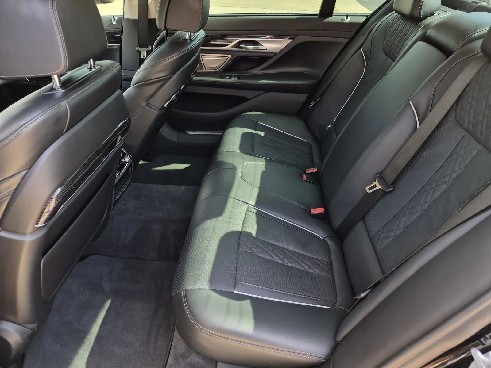 Used 2022 Black Sapphire Metallic BMW 740i image 17