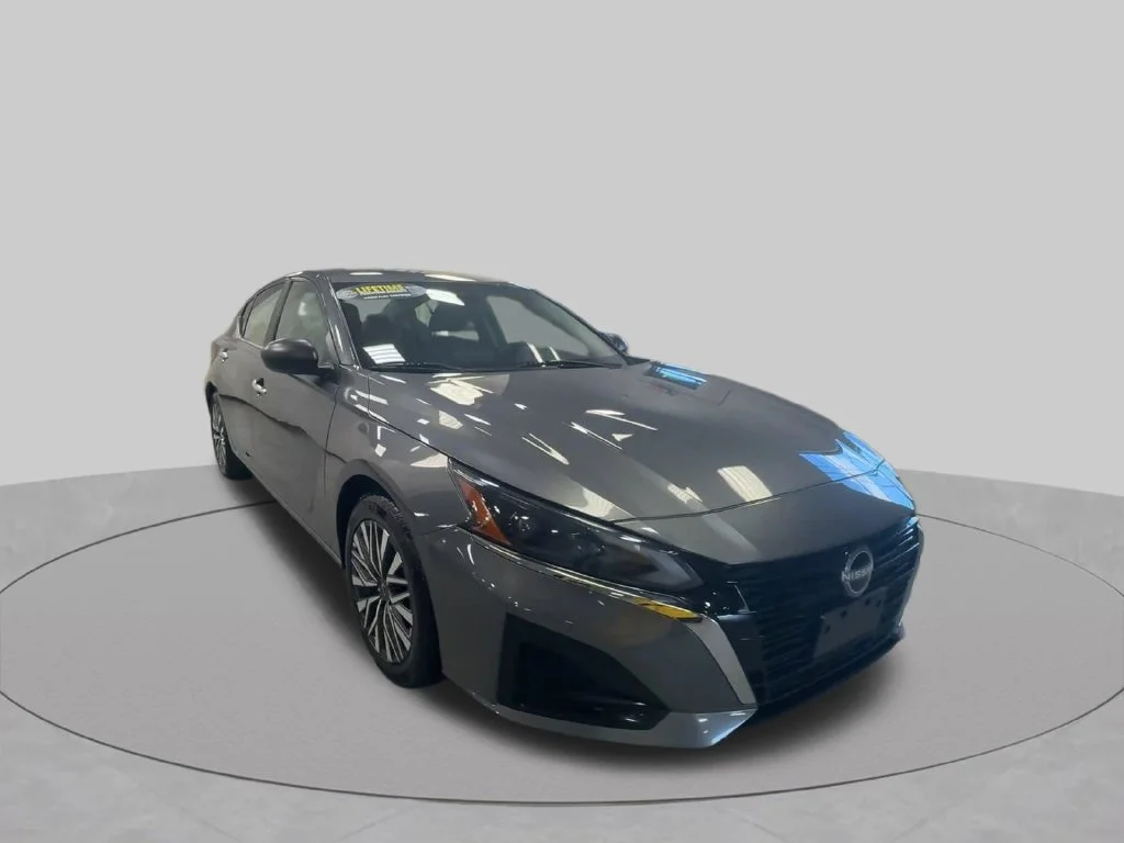 Certified Used 2025 Gun Metallic Nissan SV image 3