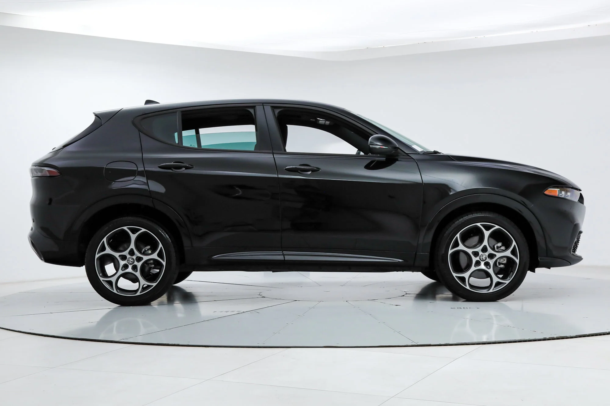 2025 Alfa Romeo Tonale Base - Photo 6