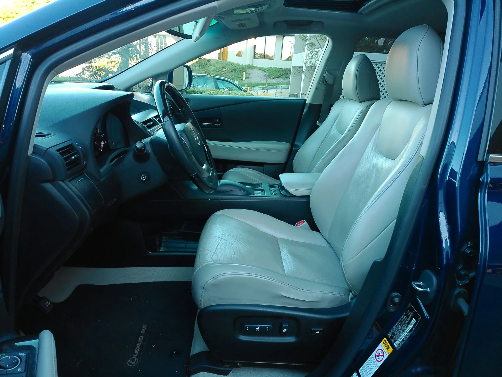 Used 2015 Blue Lexus 350 image 10