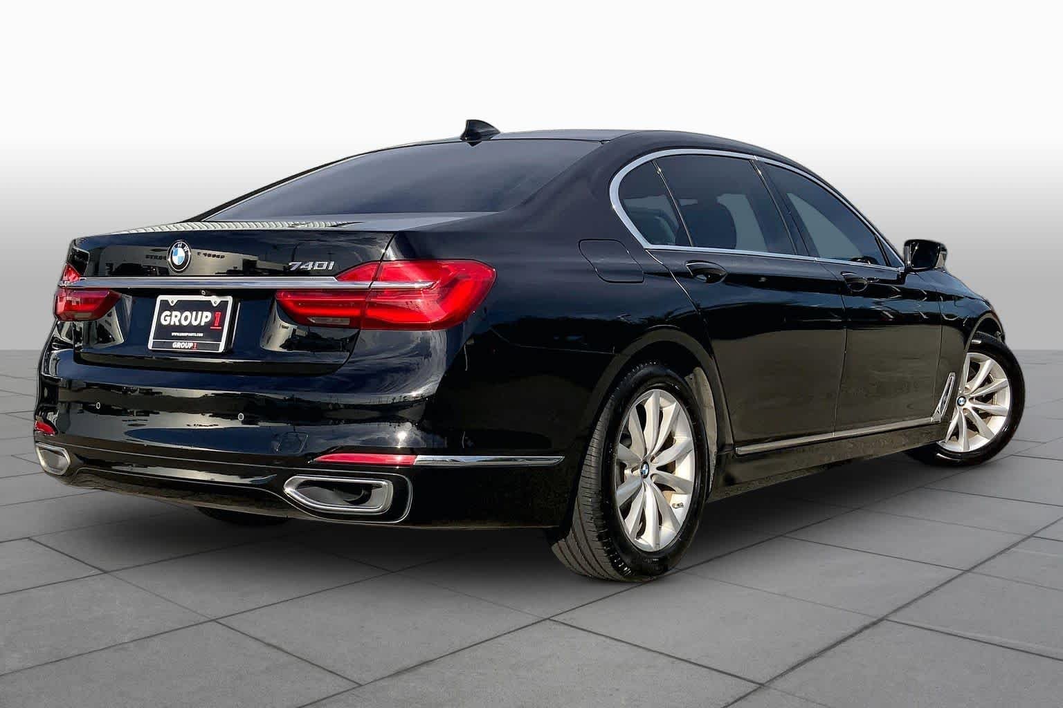 Used 2018 Jet Black BMW 740i image 13