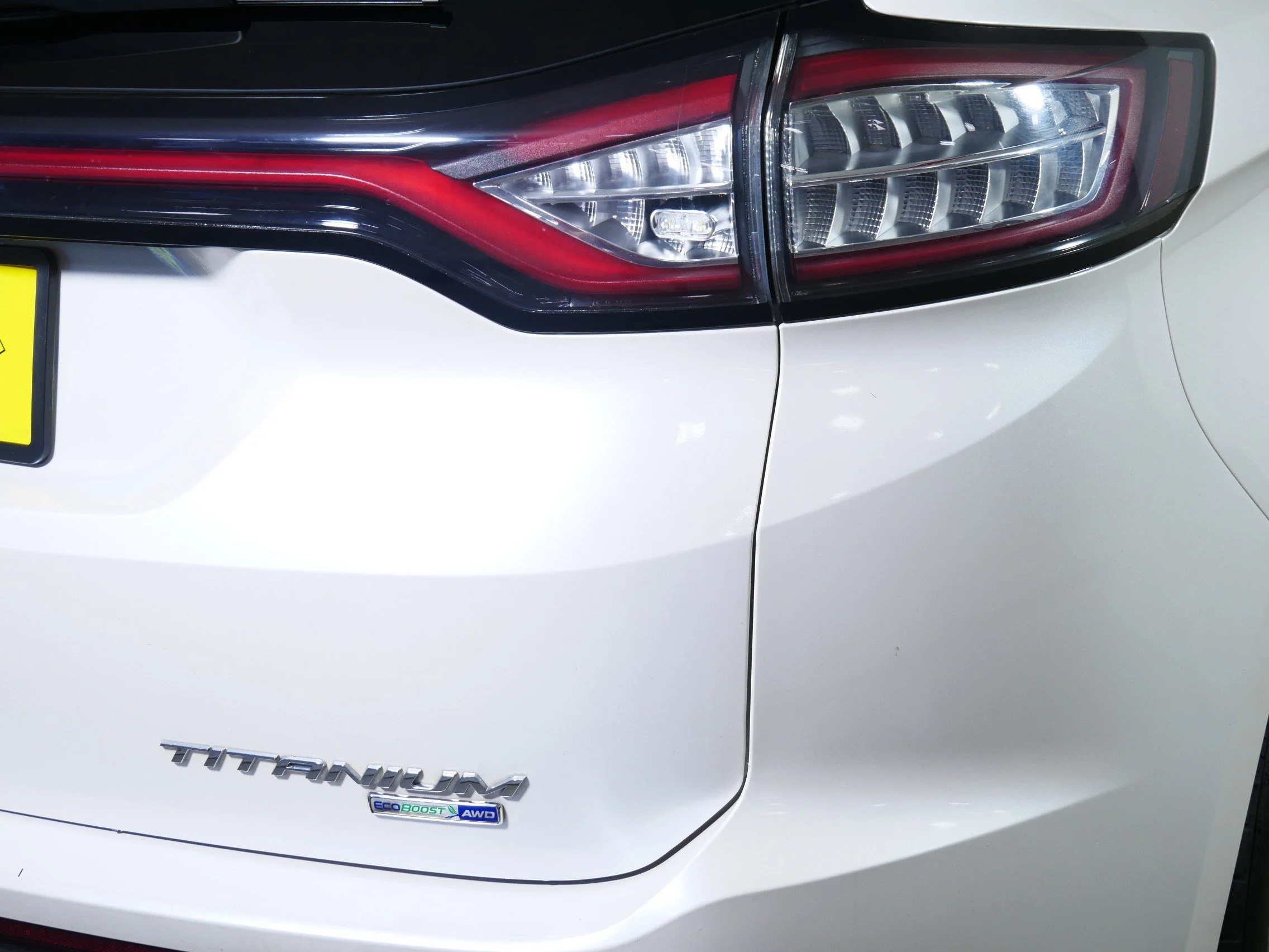 Used 2018 White Platinum Metallic Tri-Coat Ford Titanium image 17
