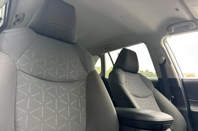 Certified Used 2025 ICE CAP Toyota  image 17