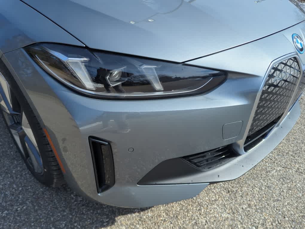 Used 2025 Skyscraper Grey Metallic BMW xDrive40 image 4