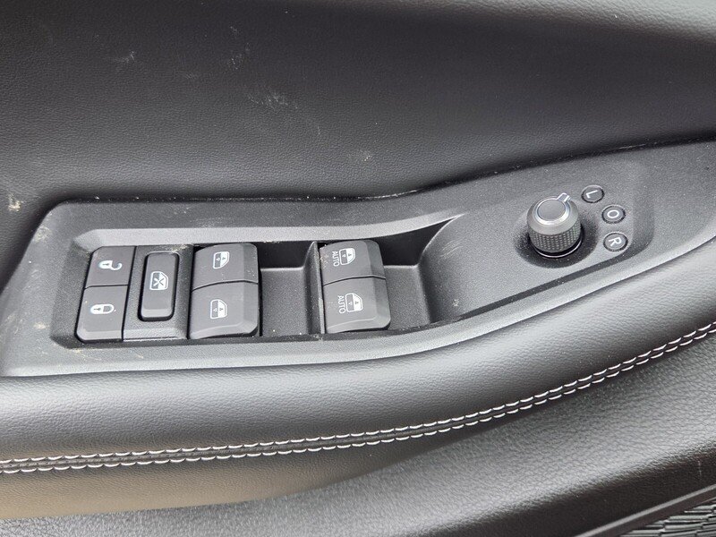 Used 2026 Baltic Gray Metallic Clearcoat JEEP LAREDO 4X4 image 23