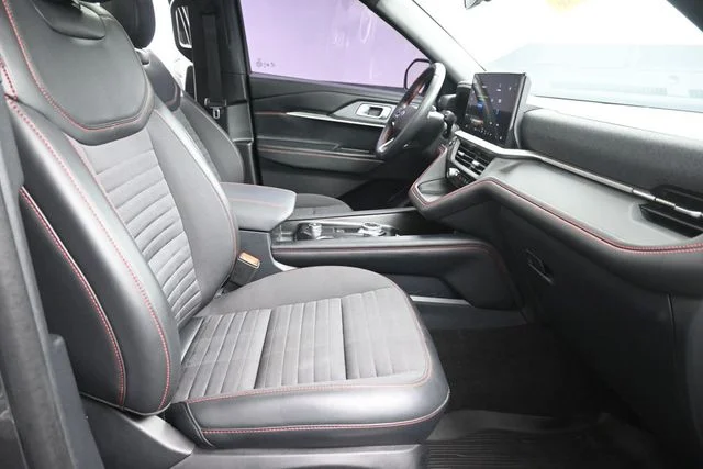 Certified Used 2025 Carbonized Gray Metallic Ford ST-Line image 31
