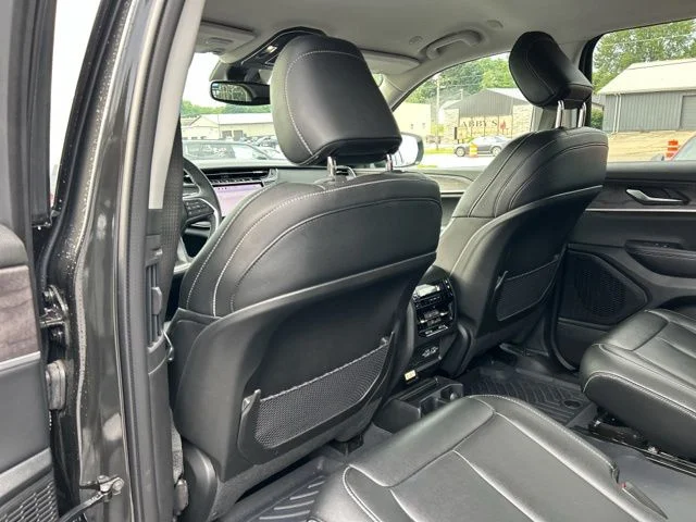Used 2023 Gray Jeep Limited image 21