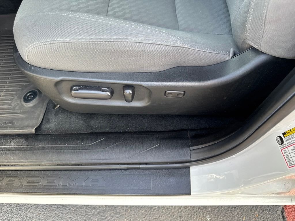 Used 2023 White Toyota SR5 image 5