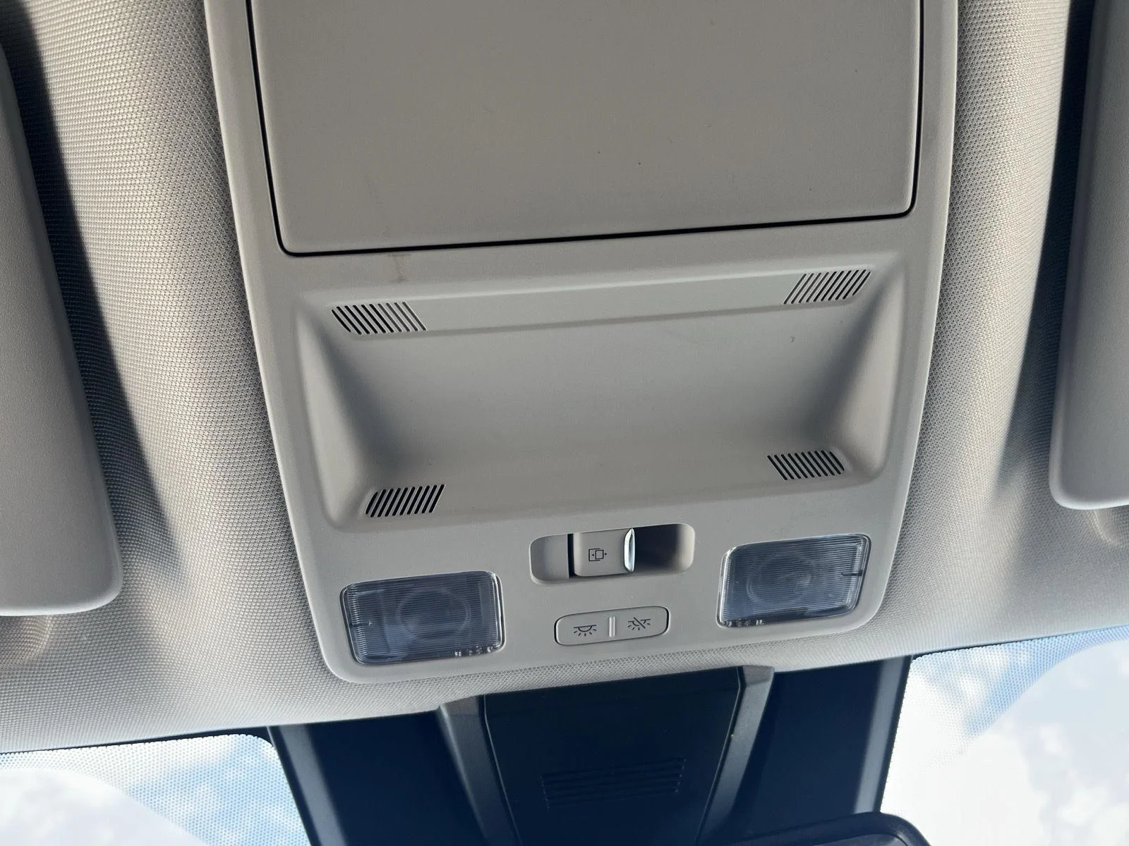 New 2026 Oxford White Ford XLT image 22