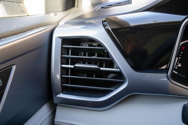 2025 Volkswagen Taos SEL - Photo 23