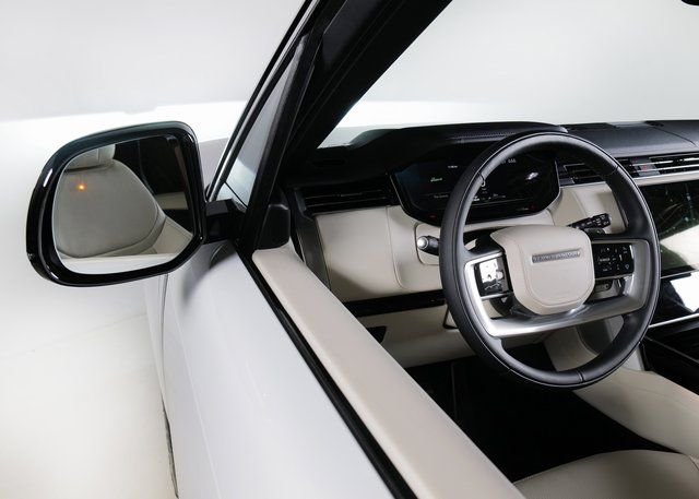 New 2026 Fuji White Land Rover SE image 24