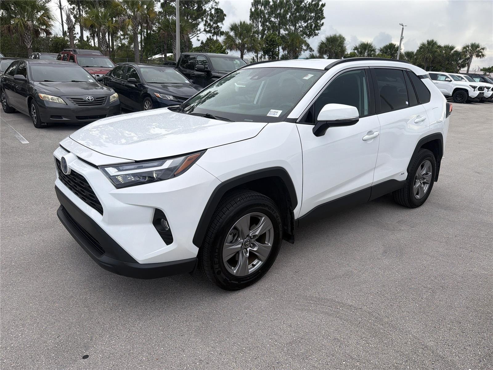 Used 2024 Ice Cap Toyota XLE image 1