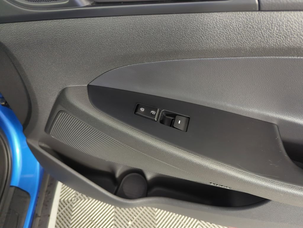 Used 2018 Blue Hyundai SEL Plus image 33