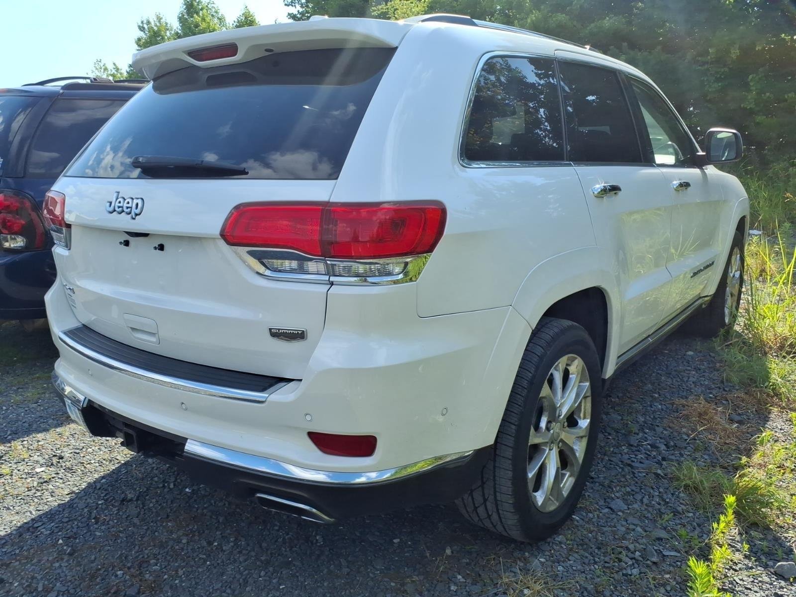 Used 2021 Ivory 3-Coat Jeep Summit image 8