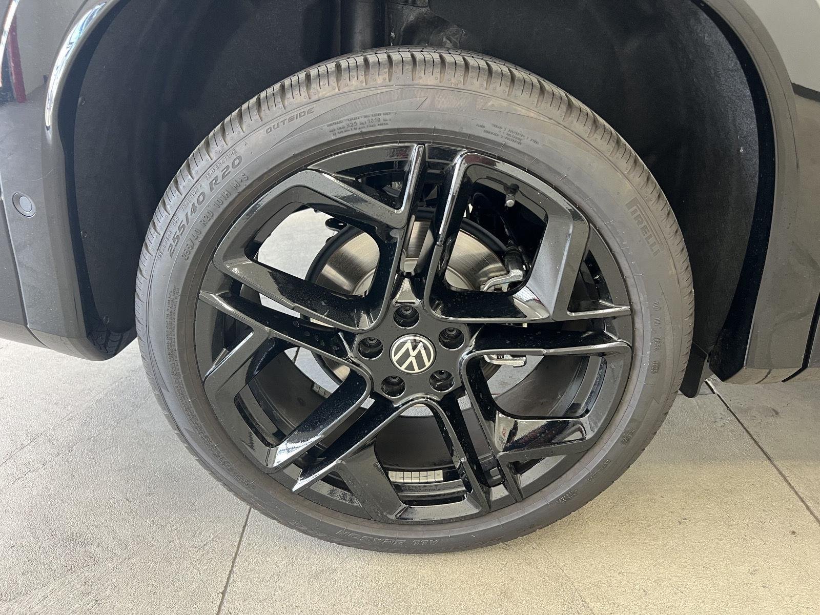 2025 Volkswagen Tiguan SE R-LINE BLACK - Photo 16