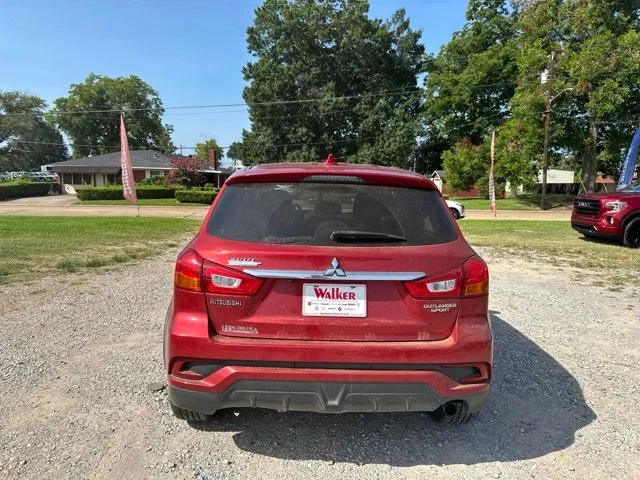 Used 2018 Red Mitsubishi 2.0 ES image 12