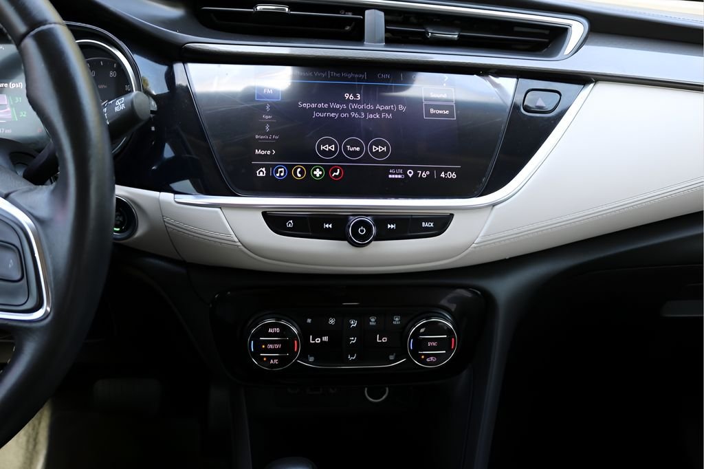 Used 2022 White Buick Select image 21