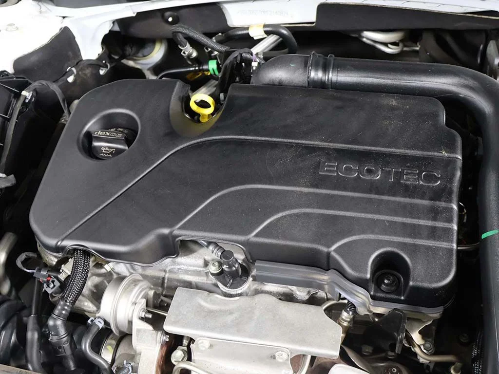 Used 2023 White Chevrolet LT image 14