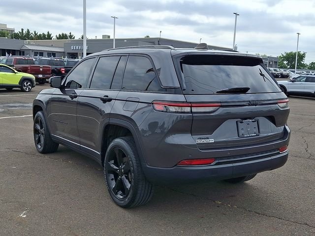 Used 2023 Gray Jeep Altitude X image 4