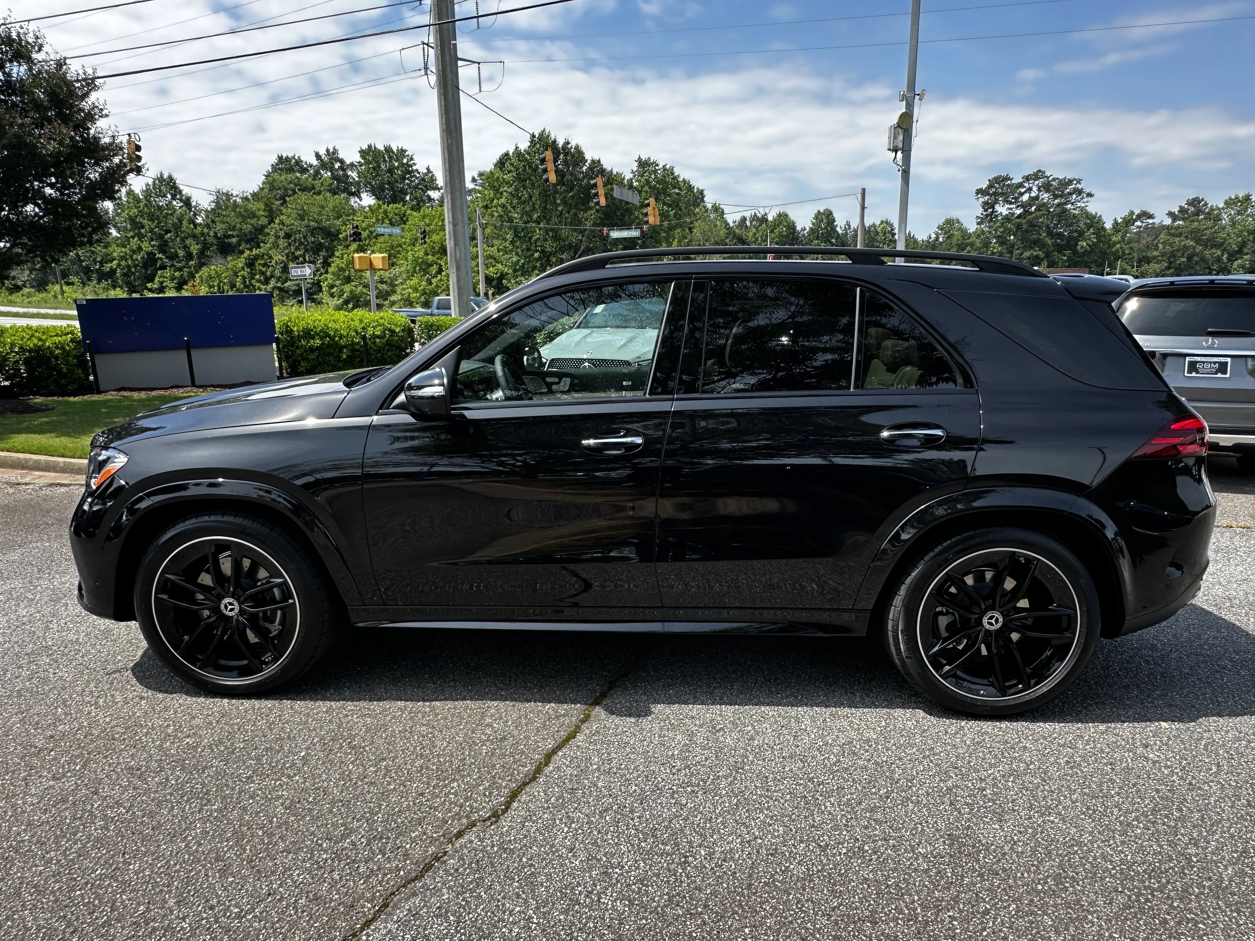 New 2026 Black Mercedes-Benz GLE 450 image 5