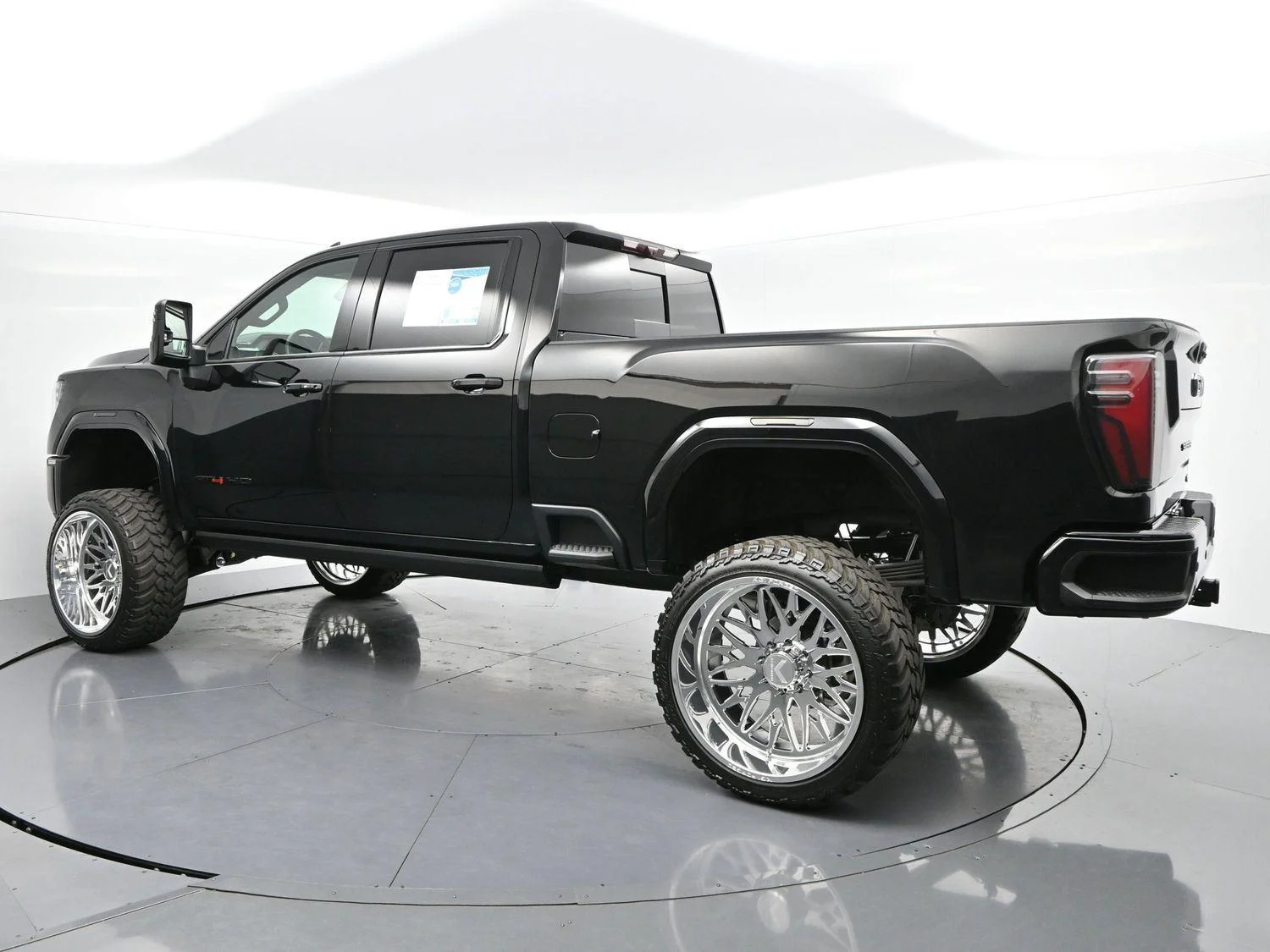 Used 2025 Onyx Black GMC AT4 image 5