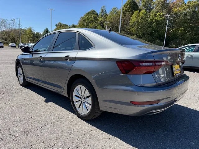 Used 2020 Gray Volkswagen 1.4T S image 4