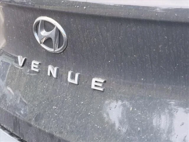 Used 2025 Gray Hyundai SEL image 30