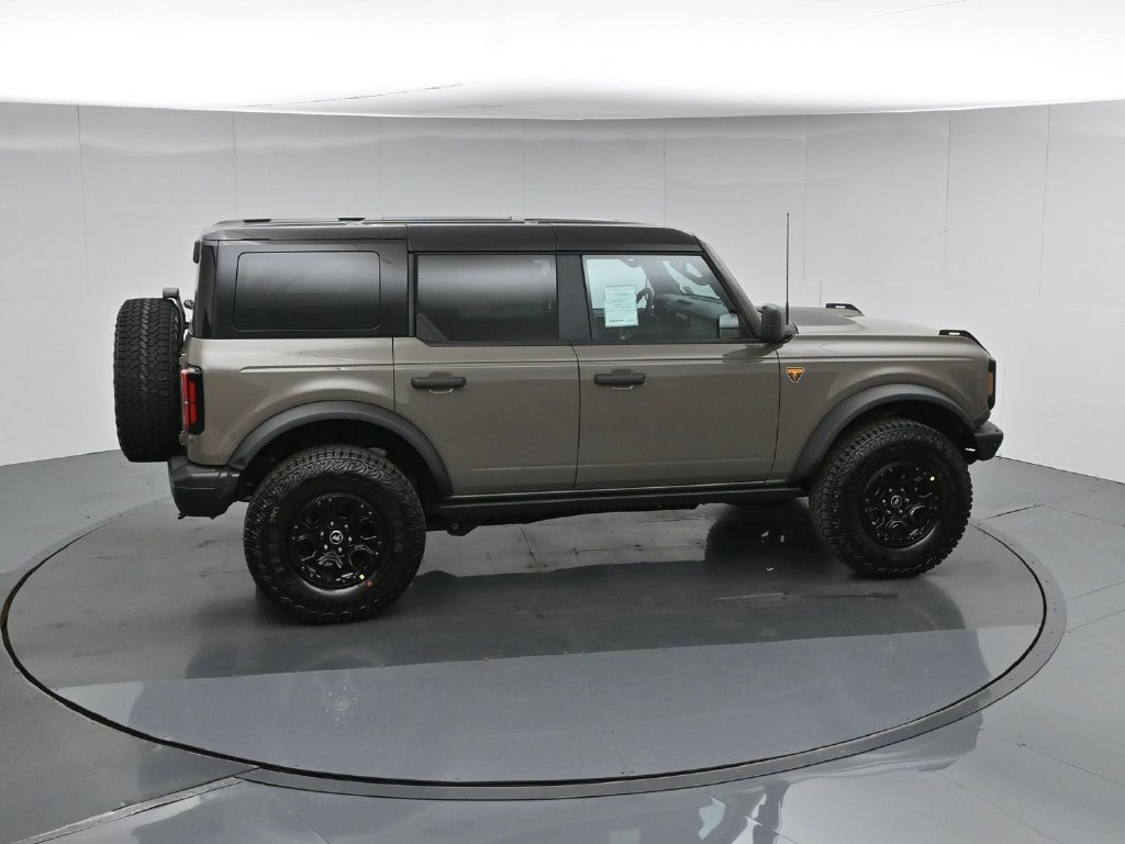 New 2026 Marsh Gray Ford Badlands image 43
