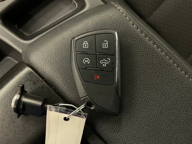 Used 2025 White Chevrolet LT image 27