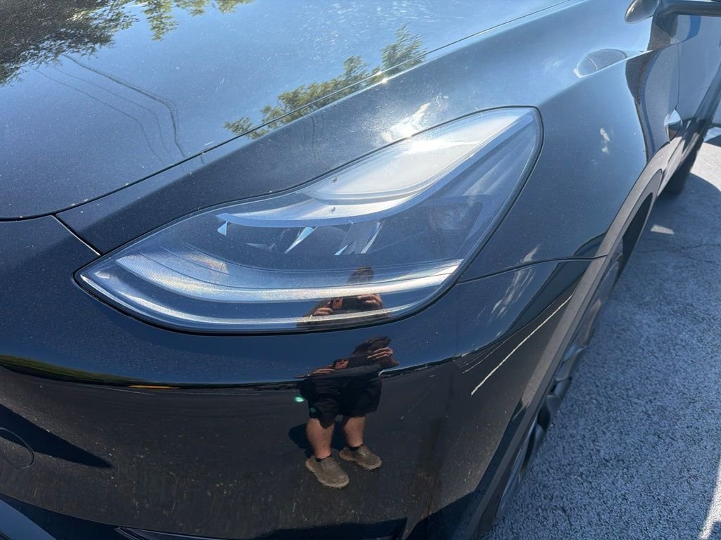 Used 2023  Tesla Performance image 9