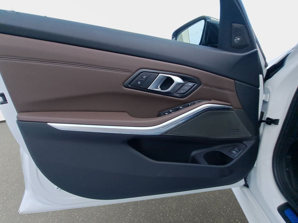 New 2026 Mineral White Metallic BMW 330i image 14