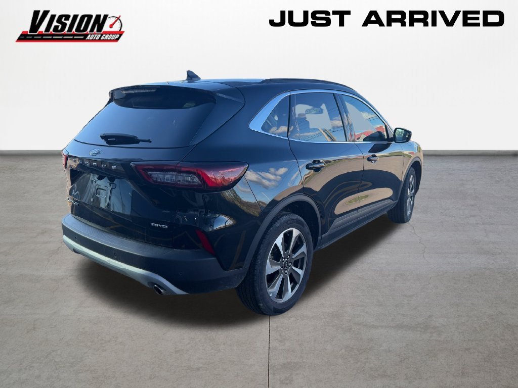 Used 2025 Black Ford Platinum image 5