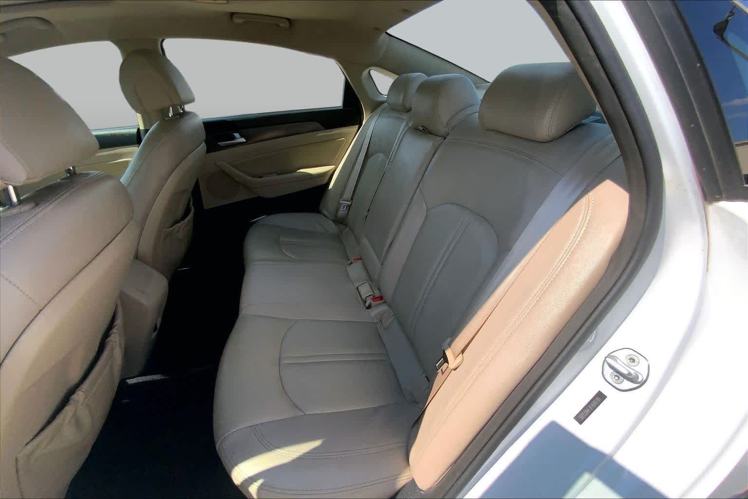 Used 2015 Quartz White Pearl Hyundai 2.4L Sport image 21
