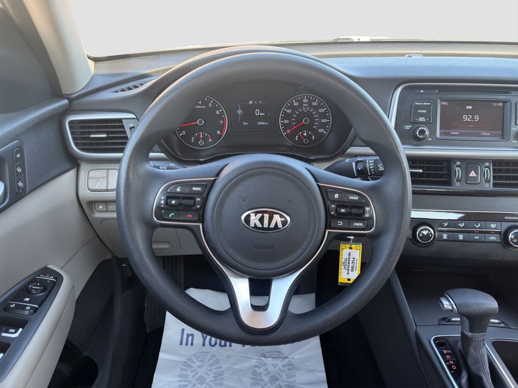 Used 2016 White Kia LX image 10