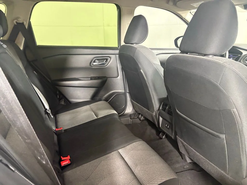 Used 2024 Gray Nissan SV image 17
