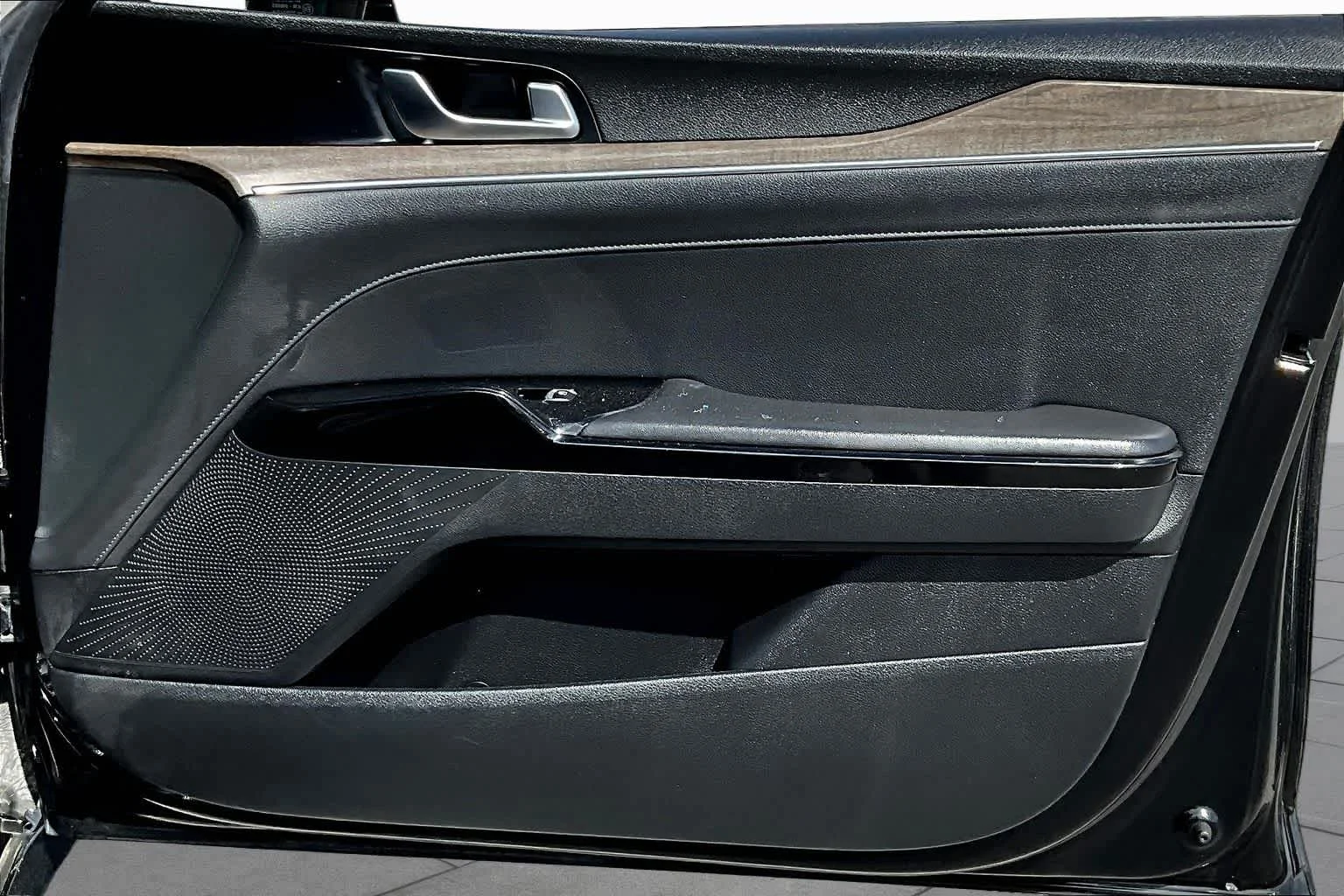 Used 2021 Ebony Black Kia EX image 41