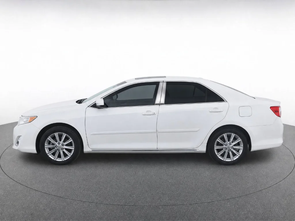 Used 2012 Super White Toyota XLE image 8