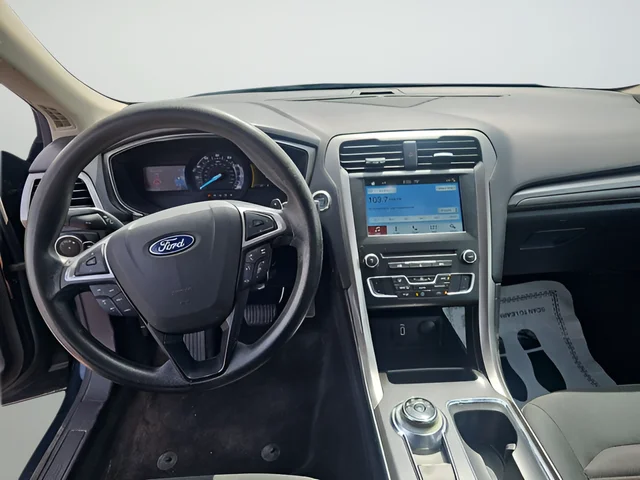 Used 2018 Black Ford SE image 11