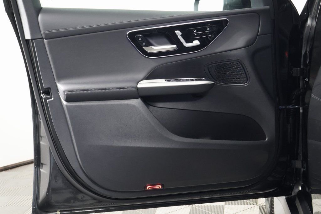 New 2026 Graphite Grey Metallic Mercedes-Benz GLC 300 image 7