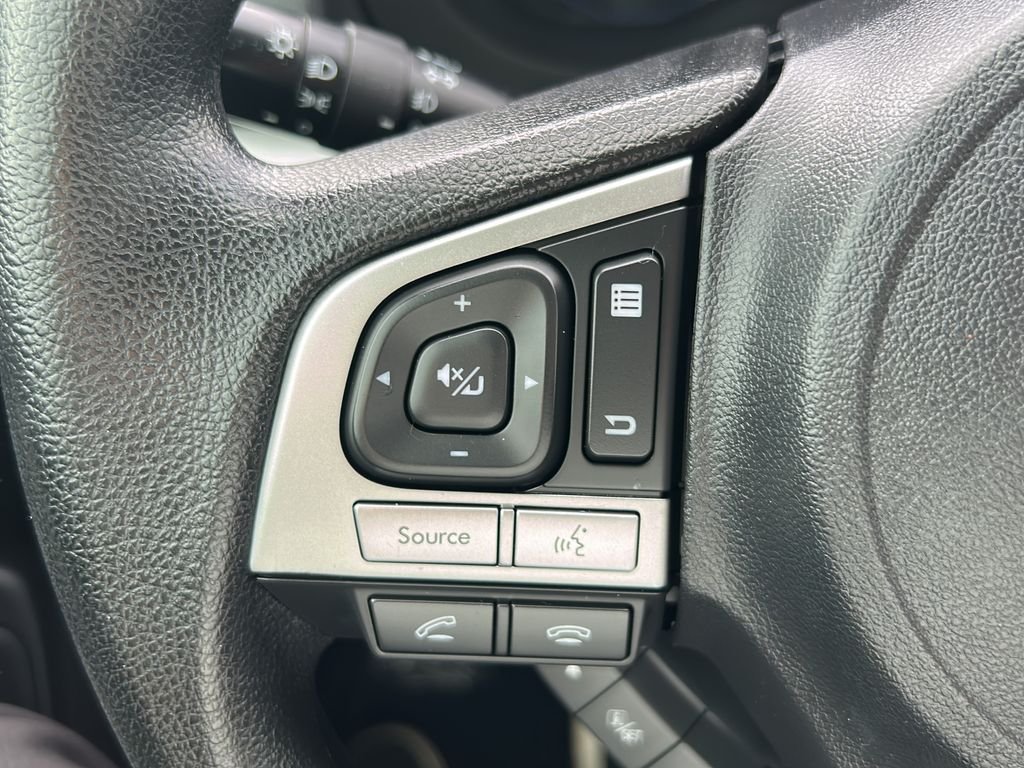 Used 2018 Silver Subaru 2.5i Premium image 16