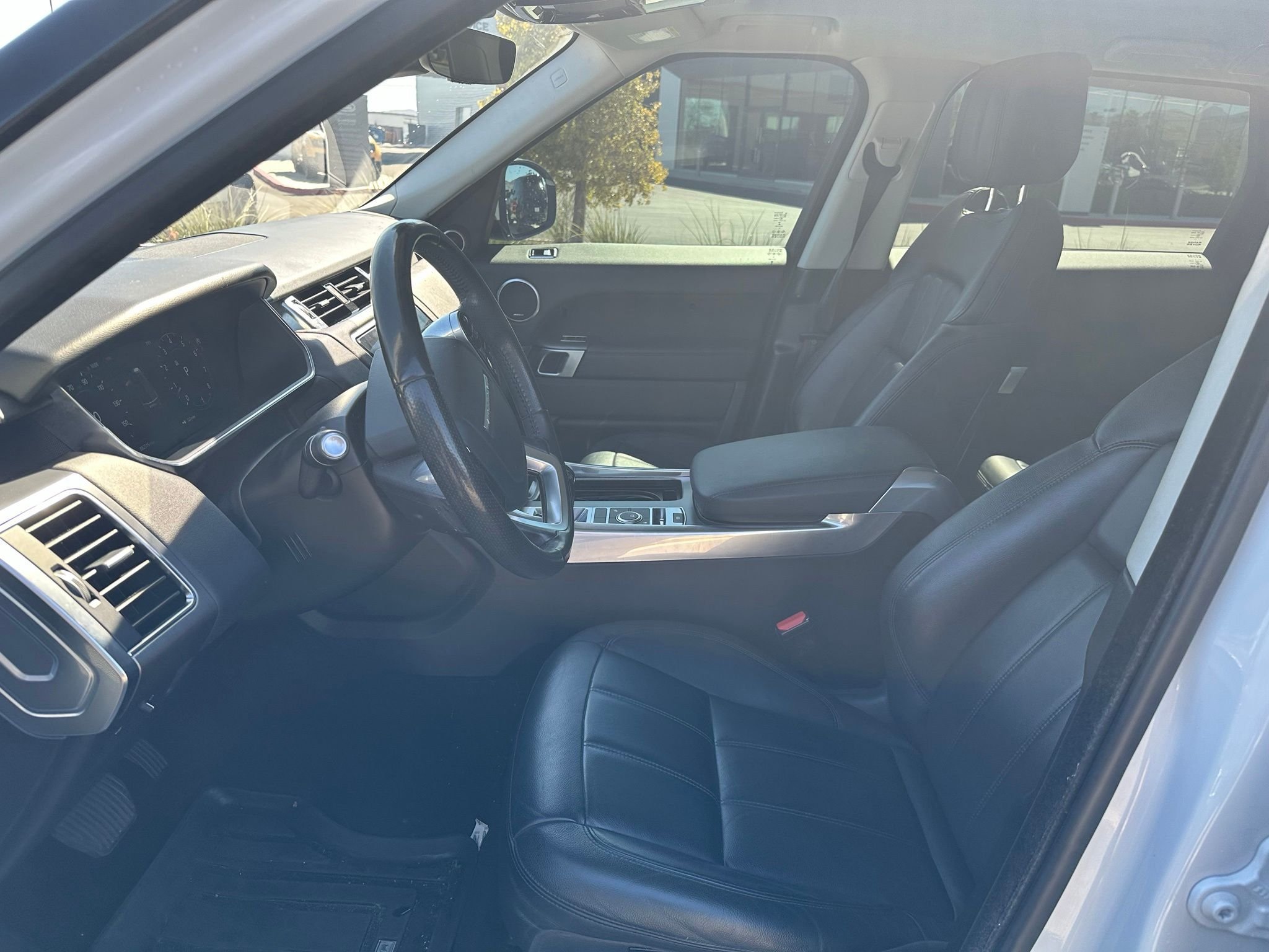Used 2021 Fuji White Land Rover SE image 15