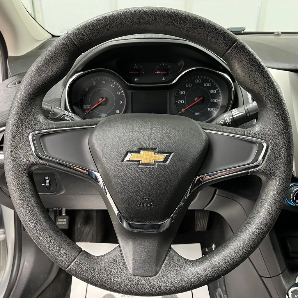 Used 2018 Silver Chevrolet LS image 27