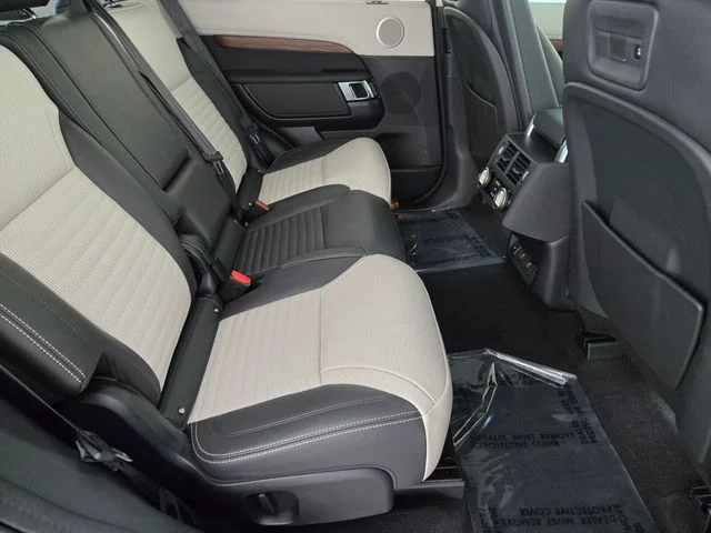 Used 2025 Black Land Rover Dynamic SE image 17