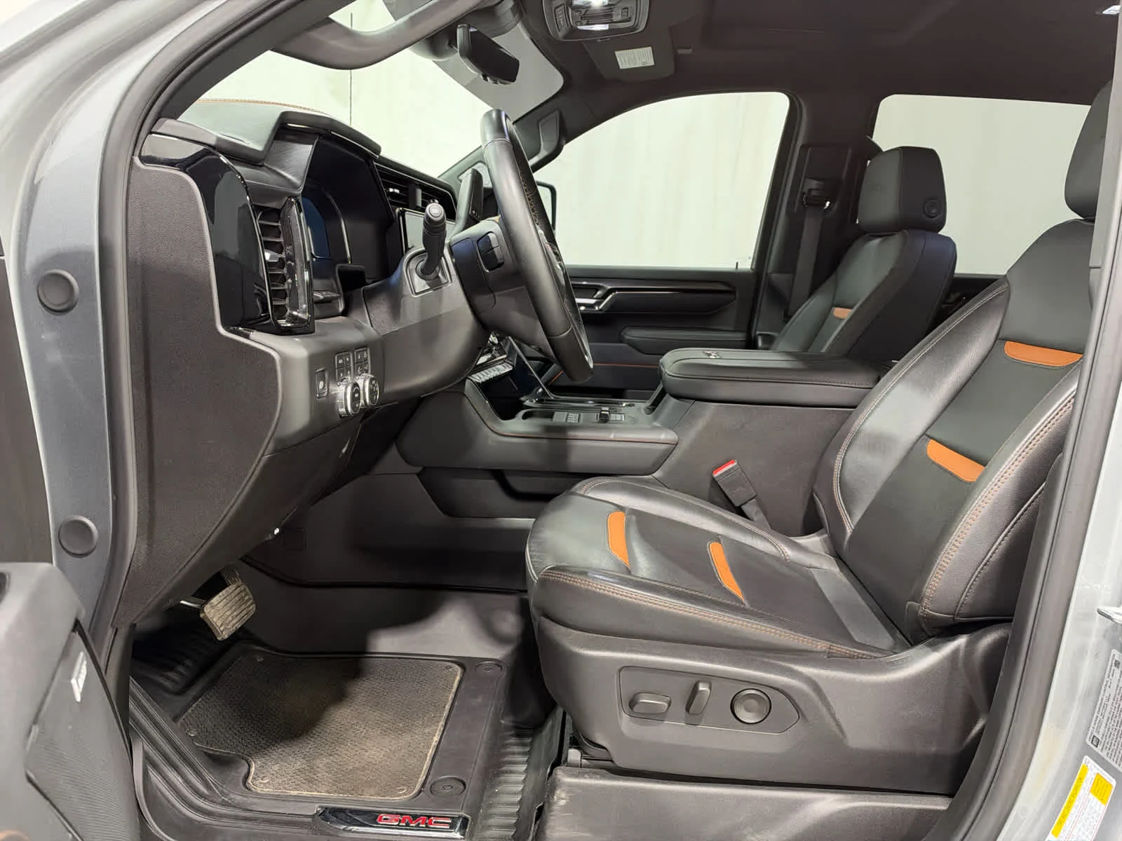 Certified Used 2025 Sterling Metallic GMC AT4 image 11