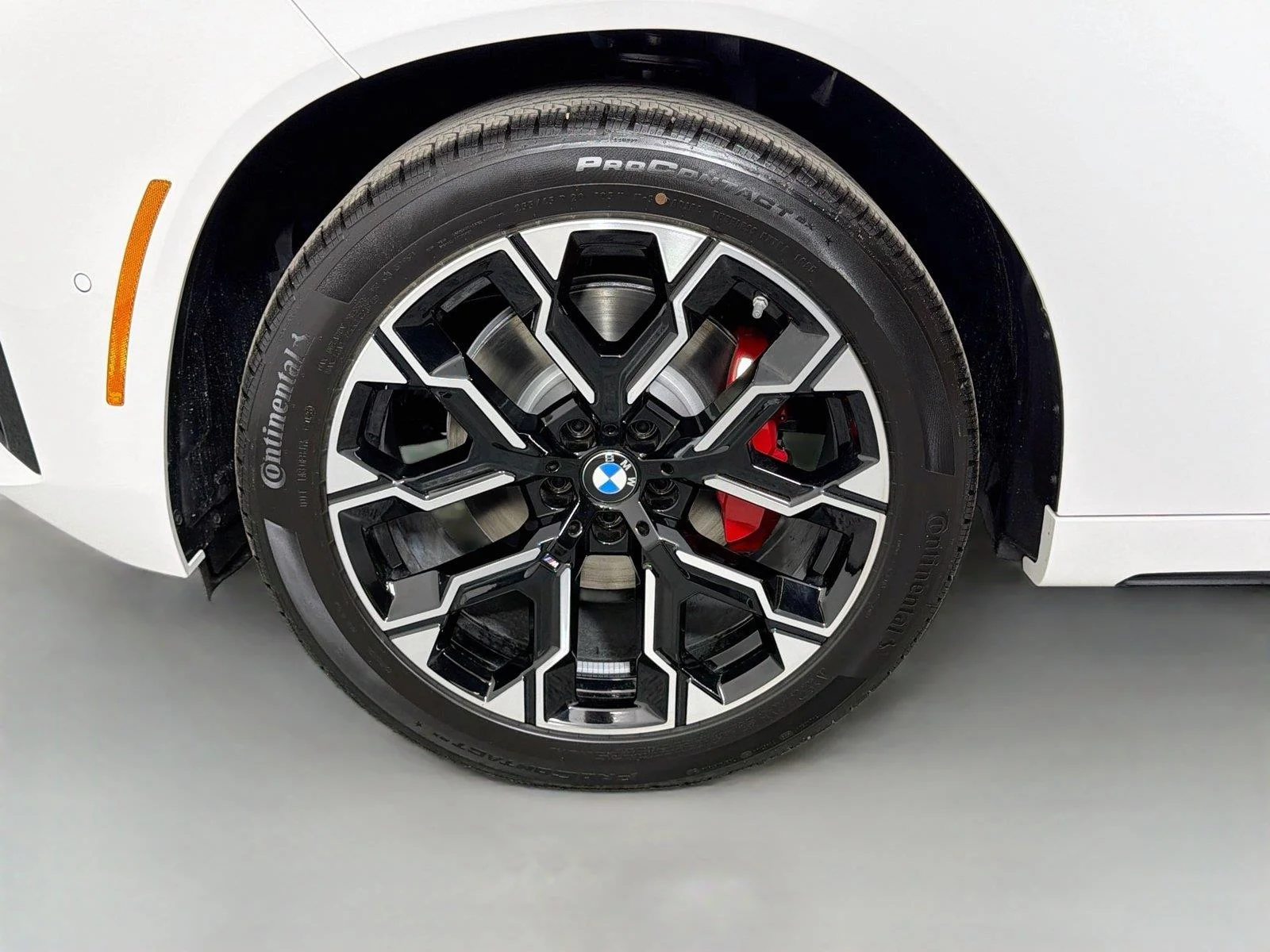 New 2026 Alpine White BMW 30 xDrive image 31