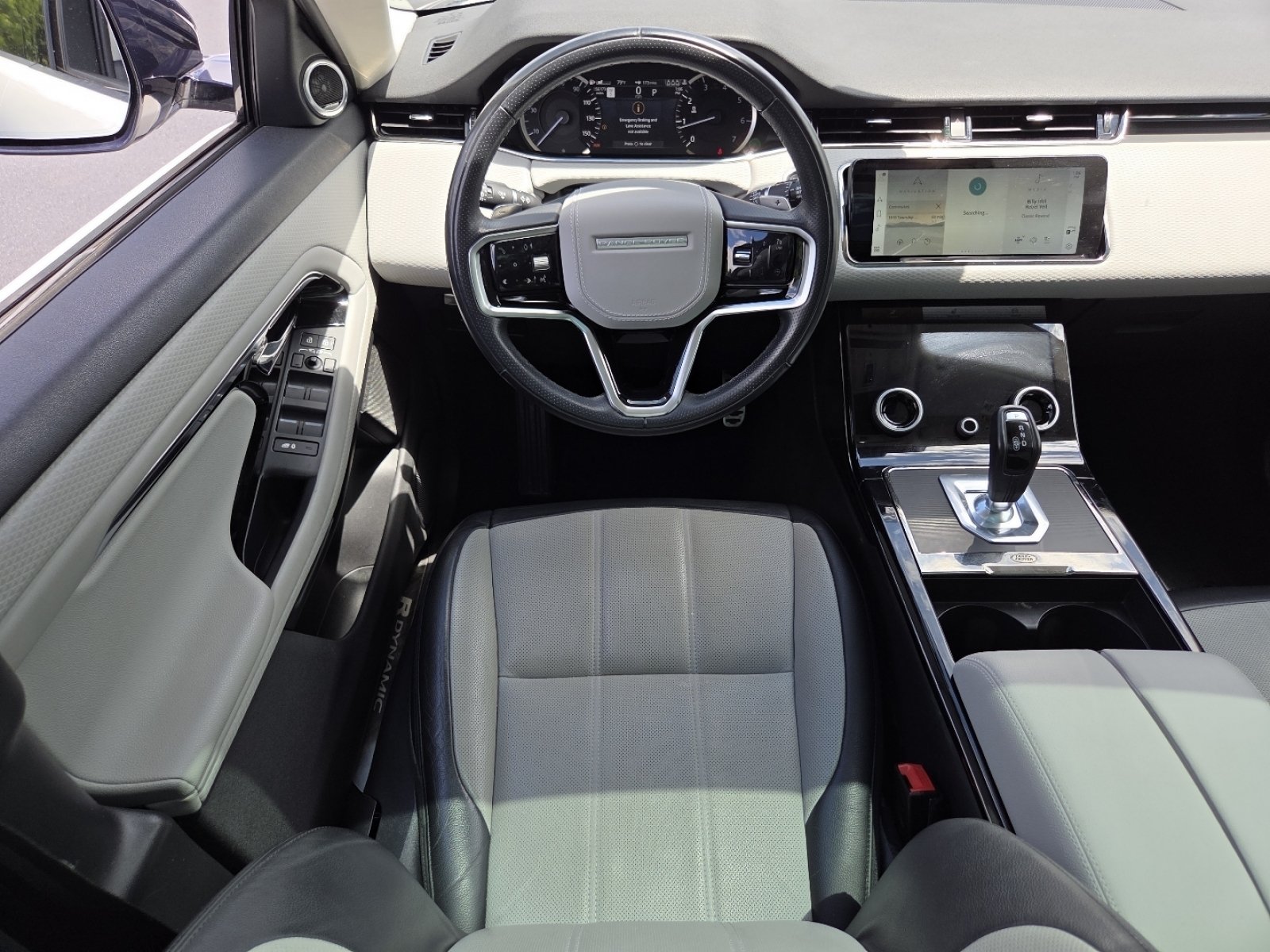 Used 2023 Fuji White Land Rover Dynamic image 31