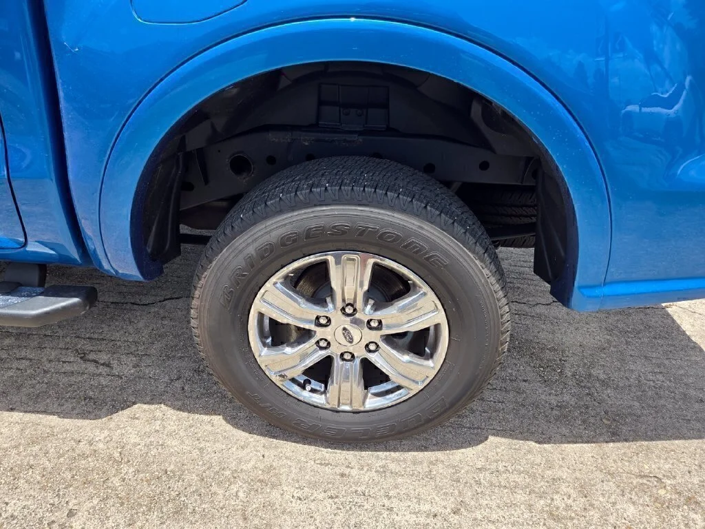 Used 2021 Blue Ford XLT image 25