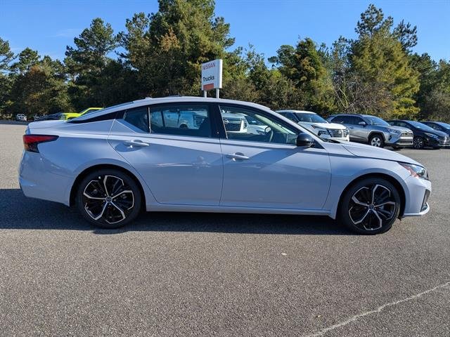 New 2025 Gray Sky Pearl Nissan SR image 4