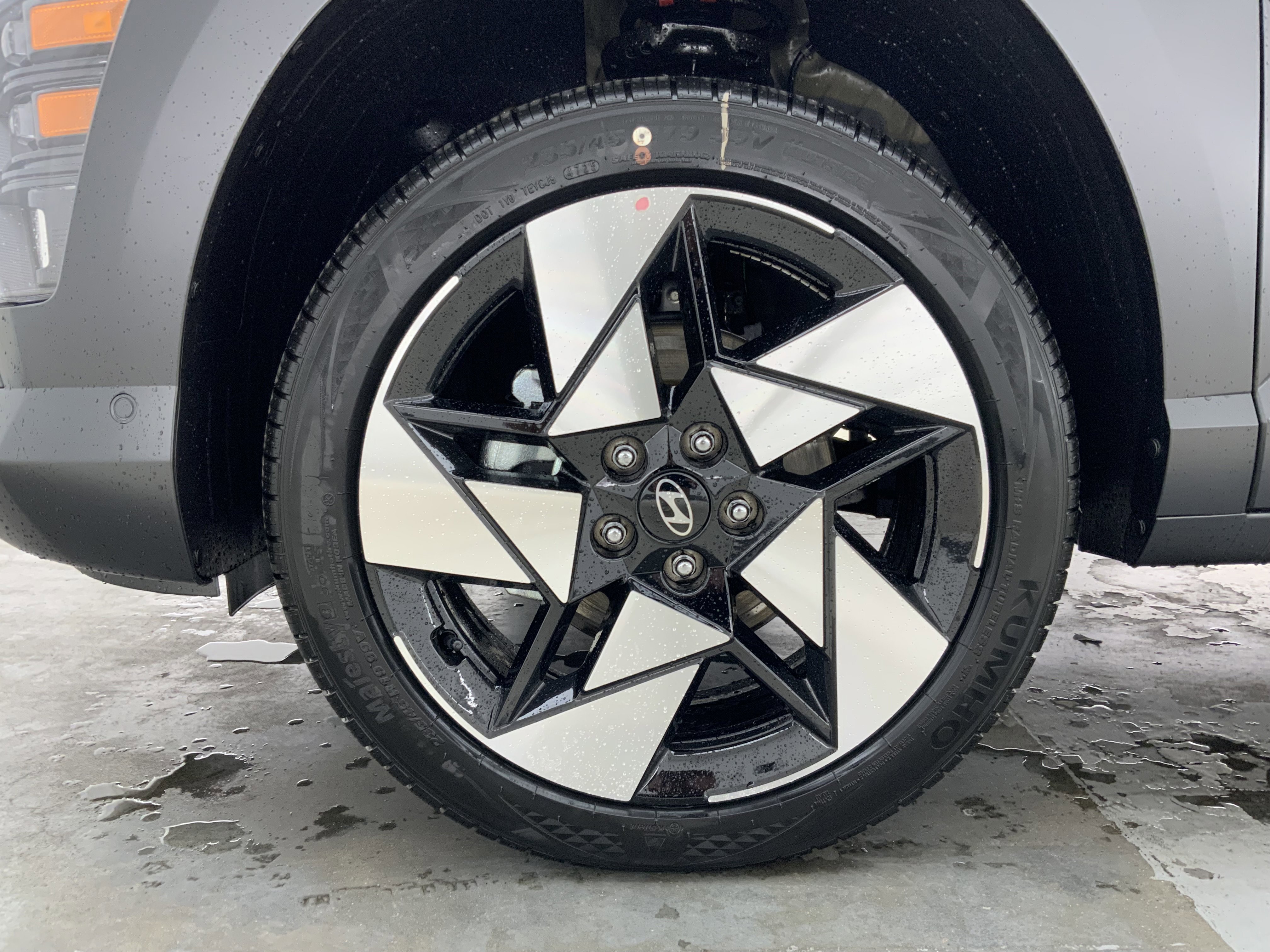 New 2026 Abyss Black Pearl Hyundai Limited image 5